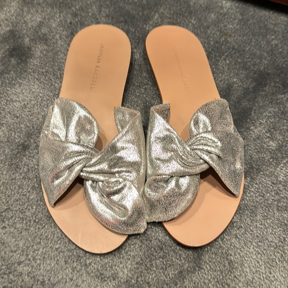 Loeffler Randall flat silver metallic leather sandal, size 9